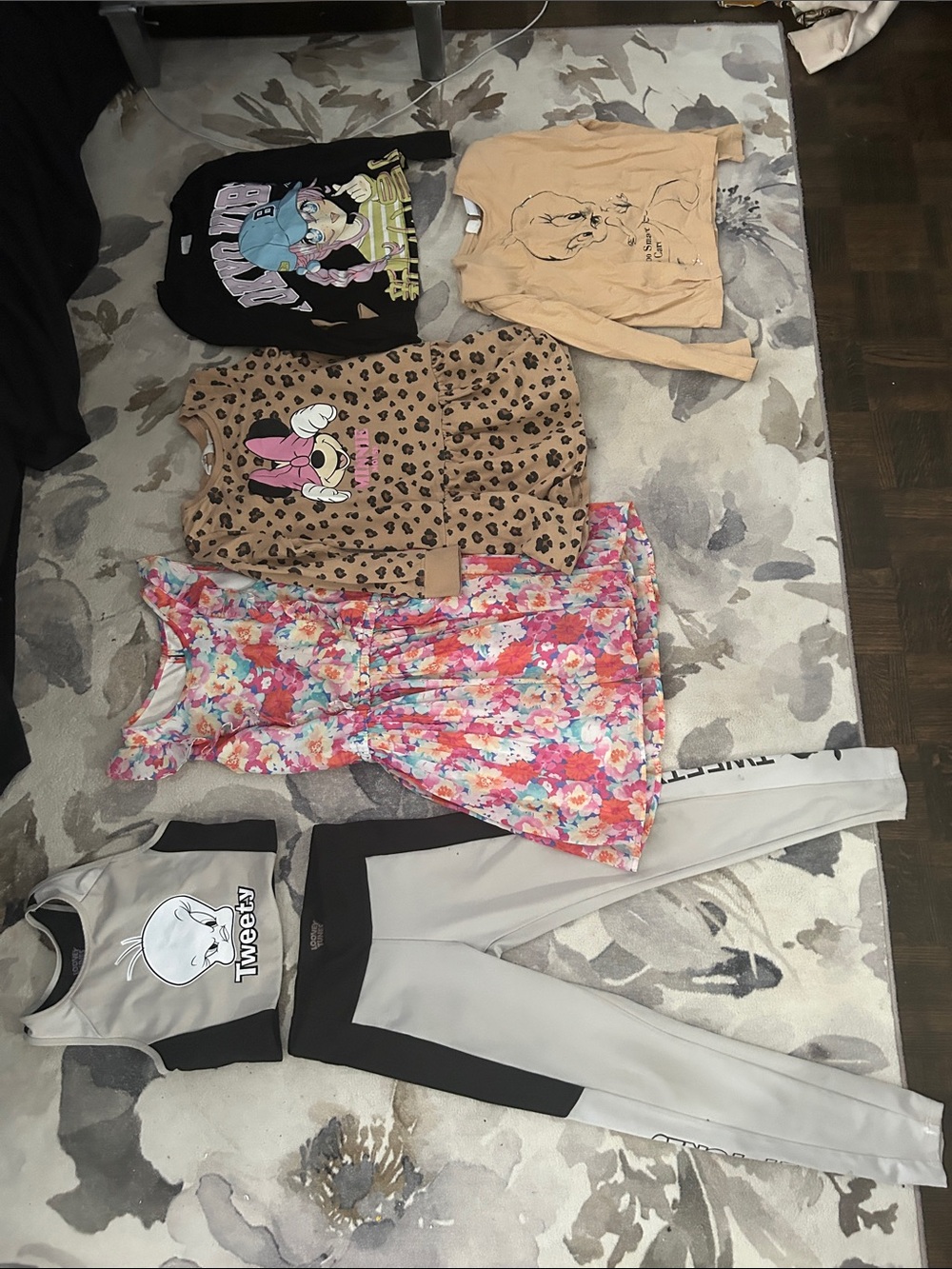 Girl 5/6 12 piece Zara/HM/ children’s place clothing bundle